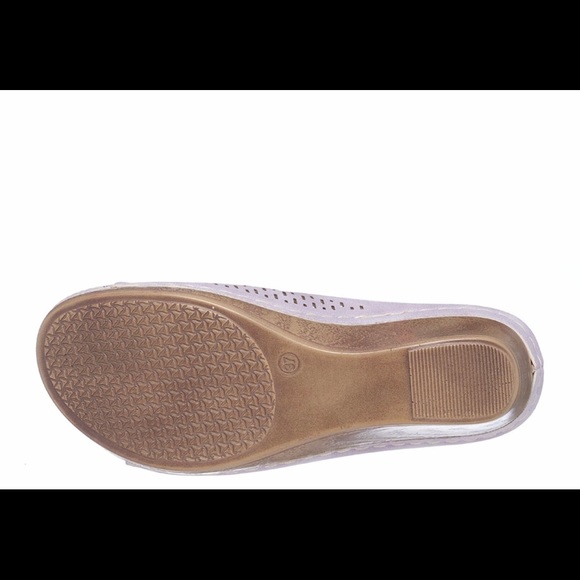 GC Shoes - Juliet Floral Wedge Sandal - Picture 5 of 6